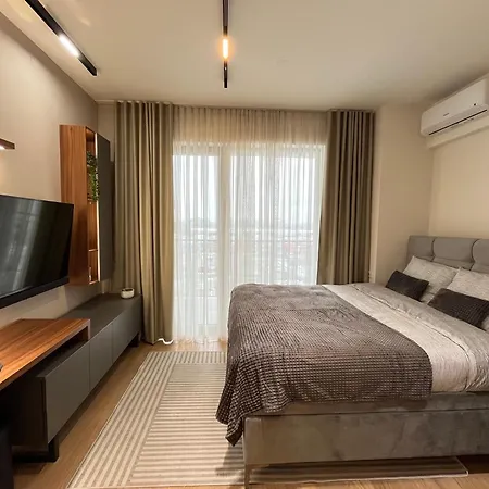 Waterfront River View Apartment *